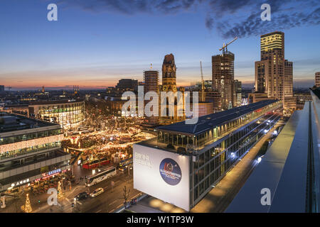 City West, Bikini-Shopping-Center, Weihnachten Markt, Breitscheidplatz, Kaiser-Wilhelm-Gedächtniskirche, Waldorf Astiroa Hotel, Berlin Stockfoto