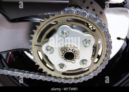 Detail eines Motorrads hintere Kette Konzept neues Design Stockfoto