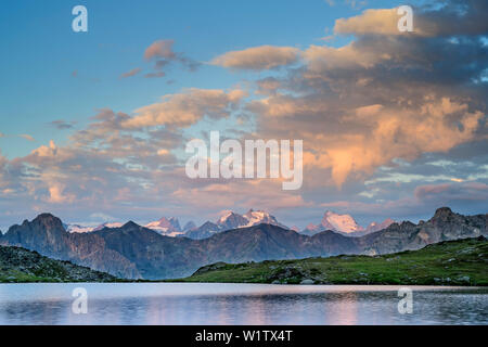 See Lac du Schlange mit Ecrins, See Lac du Schlange, Dauphine, Dauphiné, Hautes Alpes, Frankreich Stockfoto