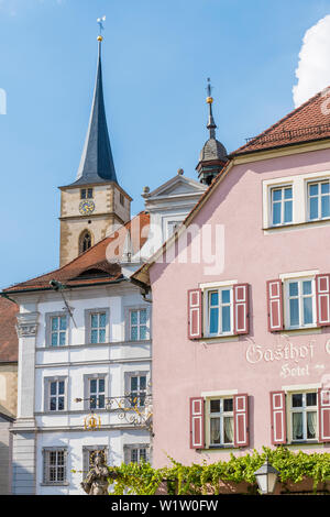 Marktplatz, Rathaus, Pfarrkirche St. Veit, Iphofen, Franken, Bayern, Deutschland Stockfoto