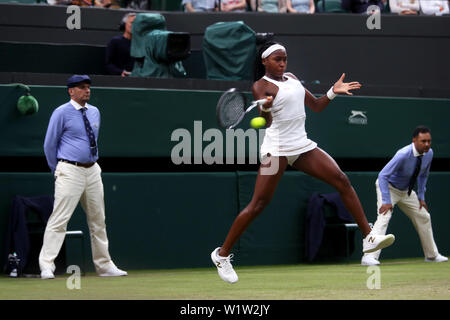 Wimbledon, London, UK. 3. Juli 2019. Vom 3. Juli 2019 - amerikanische Cori Gauff in Aktion während ihrer zweiten Runde Sieg über Magdalena Rybarikova der Slowakei heute in Wimbledon. Gauff umgekippt fellow American Venus Williams am Montag in der ersten Runde. Quelle: Adam Stoltman/Alamy leben Nachrichten Stockfoto