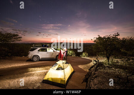 Camping unter den Sternen in das Damaraland, Kunene, Namibia Stockfoto