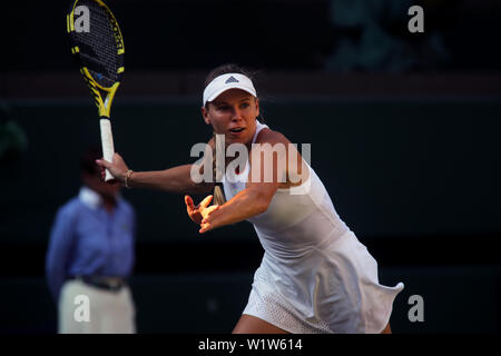 Wimbledon, London, UK. 3. Juli 2019. Vom 3. Juli 2019 - Caroline Wozniacki aus Dänemark in Aktion gegen Veronika Kudermetova Russlands in Wimbledon heute. Quelle: Adam Stoltman/Alamy leben Nachrichten Stockfoto