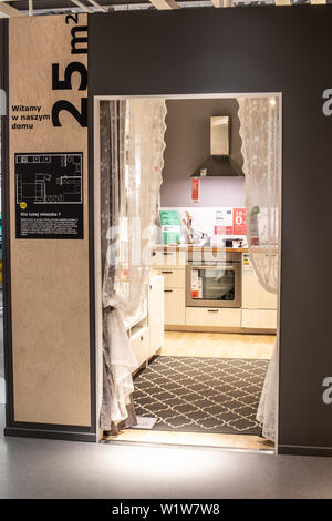 Lodz, Polen, Jan 2019 Ausstellung Innenbereich IKEA. Moderne home Ausrüstung. IKEA verkauft einbaufertigen Möbel, Einrichtung, Wohnaccessoires Stockfoto