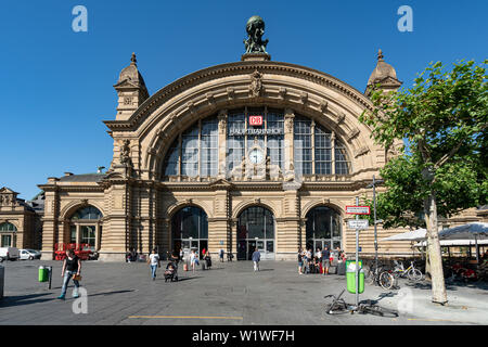 Frankfurt am Main, Deutschland. Juli 2019. Die Fassade der Frankfurter Hauptbahnhof Gebäude Stockfoto