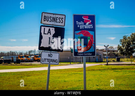 Abbeville, LA, USA - Jan 22, 2017: Ein signage Post für verschiedene touristische Attraktionen Stockfoto