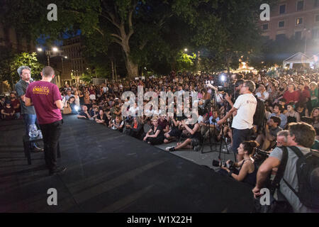 Roma, Italien. 03 Juli, 2019. Der italienische Regisseur Paolo Sorrentino ist zu Gast bei der 'Il Cinema in Piazza' Film Festival durch die Ragazzi del Cinema, Amerika in Piazza San Cosimato in Rom organisiert, in den Stadtteil Trastevere Credit: Matteo Nardone/Pacific Press/Alamy leben Nachrichten Stockfoto