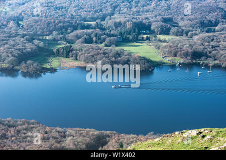 Schönen Herbst Landschaft Bild der Blick von Gummers wie auf Derwent Wter in Lake District Stockfoto