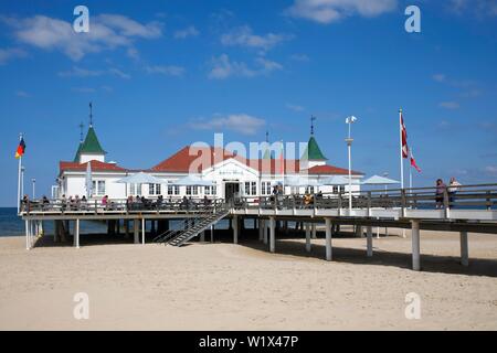 Historischen Seebrücke Ahlbeck, Kaiserthermen, Ostseebad Ahlbeck, Insel Usedom, Mecklenburg-Vorpommern, Deutschland Stockfoto