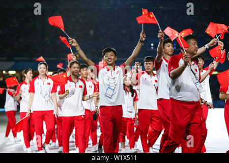 Neapel, Italien. 3. Juli 2019. Mitglieder der chinesischen Delegation März während der Eröffnungszeremonie des 30 Universiade in Neapel, Italien, 3. Juli 2019. Credit: Zheng Huansong/Xinhua/Alamy leben Nachrichten Stockfoto