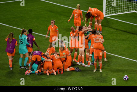 Lyon, Frankreich. 3. Juli 2019. Spieler aus den Niederlanden Feiern nach dem Halbfinale zwischen den Niederlanden und Schweden an der 2019 FIFA Frauenfussball Weltmeisterschaft in Stade de Lyon in Lyon, Frankreich, 3. Juli 2019. Credit: Mao Siqian/Xinhua/Alamy leben Nachrichten Stockfoto