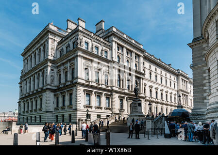 London, UK, 15. Mai 2019: Churchill War Rooms und Robert Clive Memorial Stockfoto