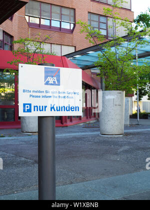 Hauptsitz der AXA Versicherung in Zürich-Oerlikon Stockfoto