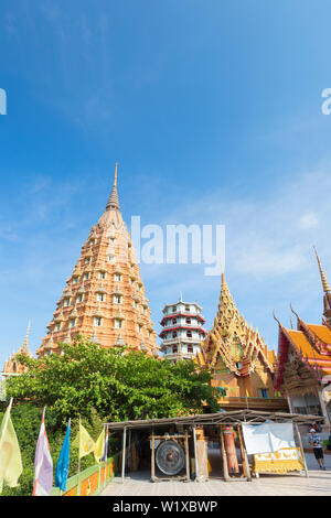 Tiger Cave Tempel oder Wat Tham Sua Tempelanlage in der Nähe von Kanchanaburi, Thailand Stockfoto