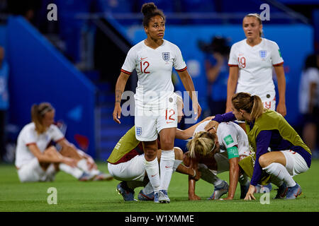 LYON, Frankreich - 02. Juli: Demi Stokes von England sieht während der 2019 FIFA Frauenfussball Weltmeisterschaft Frankreich Halbfinale zwischen England und USA besiegt in Stade de Lyon am 2. Juli, 2019 in Lyon, Frankreich. (Foto von David Aliaga/MB Medien) Stockfoto