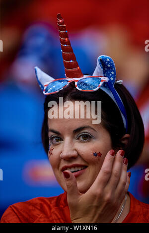 LYON, Frankreich - 02. Juli: USA Fan vor der 2019 FIFA Frauenfussball Weltmeisterschaft Frankreich Halbfinale zwischen England und USA in Stade de Lyon am 2. Juli, 2019 in Lyon, Frankreich. (Foto von David Aliaga/MB Medien) Stockfoto