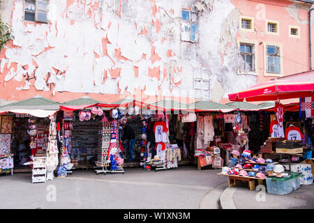 Souvenirs für Touristen, Dolac, Zagreb, Kroatien. Stockfoto