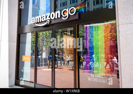 Juni 30, 2019 San Francisco/CA/USA - Amazon klicken Sie store Eingang; San Francisco; Amazon Gehen ist eine Kette von bargeldlosen Convenience Stores mit einem Stockfoto