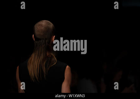 Berlin, Deutschland. 02 Juli, 2019. Richert Beil zeigen an MBFW Berlin 2019. Credit: Beata Siewicz/Pacific Press/Alamy leben Nachrichten Stockfoto