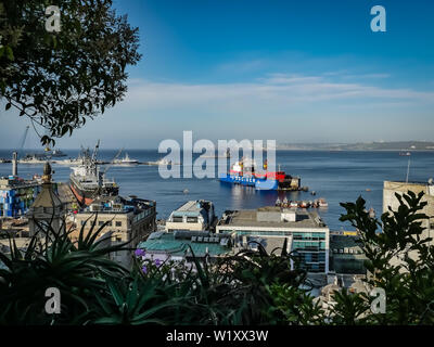 Chile Valparaiso mit Blick auf den Hafen im Sommer Stockfoto