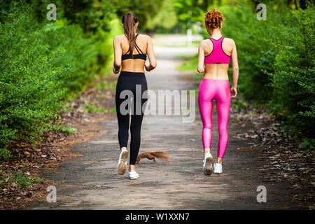 Läufer Training im Freien arbeiten im Park Stockfoto