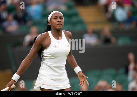 LONDON, ENGLAND - Juli 03: Cori Gauff der USA in Aktion während ihrer Frauen singles zweite Runde am dritten Tag der Meisterschaften - Wimbledon 2019 bei All England Lawn Tennis und Croquet Club am Juli 03, 2019 in London, England. Stockfoto