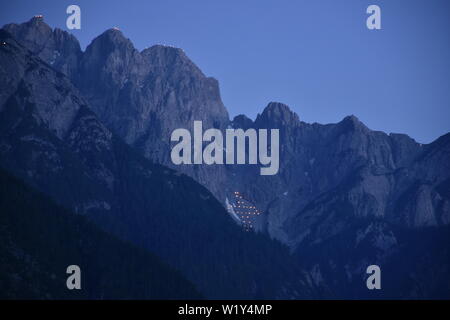 Sommersonnenwende, Bergfeuer, Herz-Jesu-Feuer, Herz Jesu, Jesus, Feuer, Gelübde, Tirol, Osttirol, Nacht, Lienz, Tirol, Feuer, Flamme, Fackel, Licht, Stockfoto