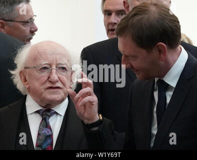 Leipzig, Deutschland. 04. Juli, 2019. Michael D. Higgins (l), Präsident von Irland, und Michael Kretschmer (CDU), Ministerpräsident von Sachsen, Besuch der Universität Leipzig. Der irische Präsident ist zu einem dreitägigen Staatsbesuch in Deutschland. Credit: Peter Endig/dpa-Zentralbild/dpa/Alamy leben Nachrichten Stockfoto