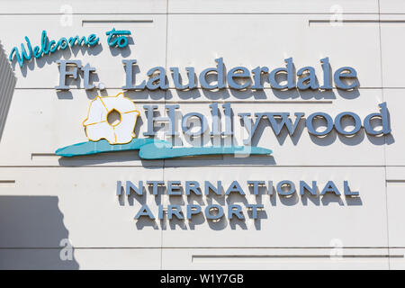 Fort Lauderdale, Florida - April 6, 2019: Logo Der Flughafen Fort Lauderdale (FLL) in den Vereinigten Staaten. Stockfoto