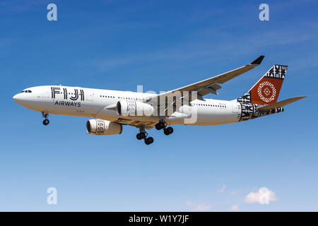 Los Angeles, Kalifornien - 12. April 2019: Fidschi Airways Airbus A330-200 Flugzeug am Flughafen Los Angeles (LAX) in den Vereinigten Staaten. Stockfoto