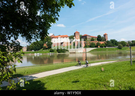 Blick über die Weichsel Richtung Wawel-Schloss, Krakau, Polen, Europa. Stockfoto