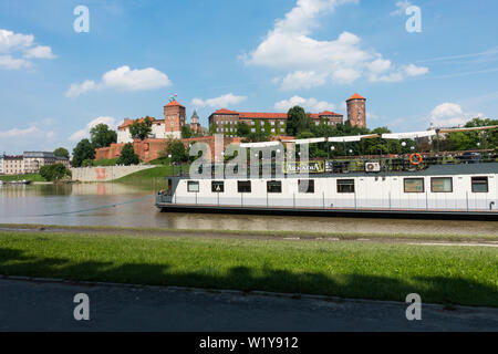 Blick über die Weichsel Richtung Wawel-Schloss, Krakau, Polen, Europa. Stockfoto