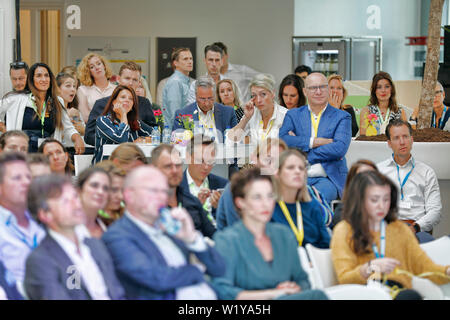 HOOFDDORP, 04-07-2019, Leiter Büro Sanoma, Medien Sommer Session. Stockfoto