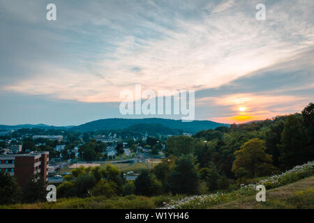 Sonnenuntergang über der Stadt Indiana Pennsylvania Stockfoto