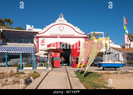 Clube Naval Wassersport Verein in alten Boot Haus in Alvor, Algarve, Portugal Stockfoto