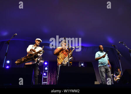 Juni 28, 2019 - Norfolk, Virginia, USA - die 30. jährlichen Bayou Boggaloo bringt Dirty Dozen BRASS BAND zu Moefolk, Virginia am 28. Juni 2019. - © Jeff Moore (Credit Bild: © Jeff Moore/ZUMA Draht) Stockfoto