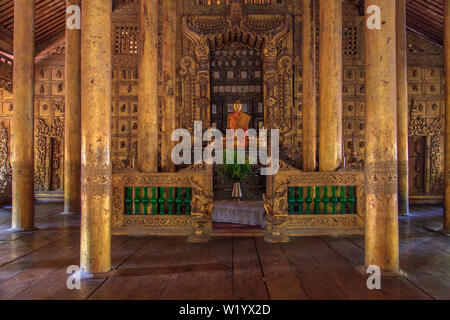 Innenraum des Golden Palace Kloster (Mandalay) Stockfoto