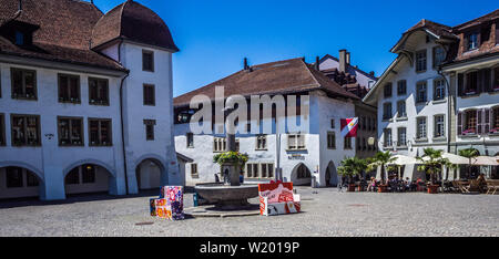 Die hübsche Stadt Thun am Thuner See in der Schweiz Stockfoto