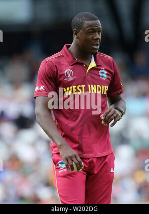 Leeds, Großbritannien. 4. Juli 2019. ICC World Cup Cricket, in Afghanistan gegen Westinseln; Carlos Brathwaite der West Indies bereitet die Schüssel Credit: Aktion plus Sport/Alamy leben Nachrichten Stockfoto