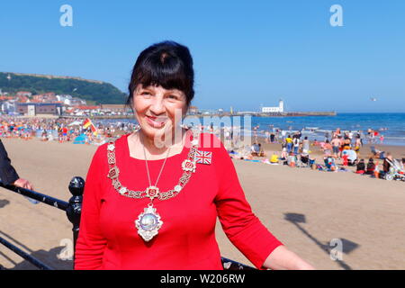 Stellvertretender Bürgermeister von Scarborough 2019 Ratsmitglied Roberta Swiers am Scarborough Streitkräfte Tag. Stockfoto