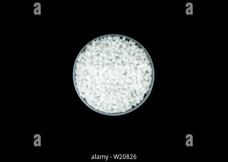 Transparentes Polypropylen, polypropene, Polystyrol, Polyethylen, thermoplastischen Polymer, HDPE und Kunststoff Rohstoff Pellets oder Granulat. Stockfoto