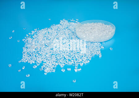 Transparentes Polypropylen, polypropene, Polystyrol, Polyethylen, thermoplastischen Polymer, HDPE und Kunststoff Rohstoff Pellets oder Granulat. Stockfoto