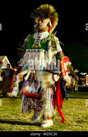 Melbourne, Florida/USA - Dezember 09, 2006: Native American Pow Wow Teilnehmer in atemberaubenden Ceremonial Dress. Stockfoto