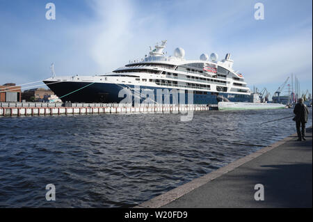 Luxus Kreuzfahrtschiff Le Dumont d'Urville in Sankt-Petersburg, Russland Stockfoto