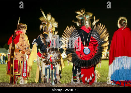 Melbourne, Florida/USA - Dezember 09, 2006: Native American Pow Wow Teilnehmer in bunten zeremoniellen Regalia. Stockfoto