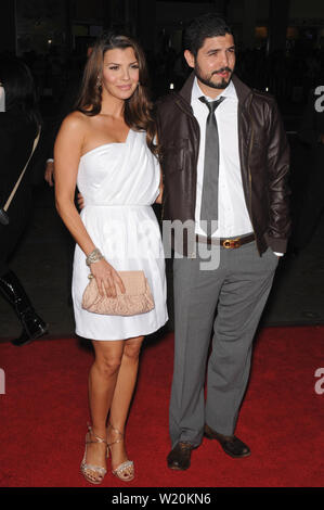 LOS ANGELES, Ca. November 02, 2009: Ali Landry & Mann Alejandro Gomez Monteverde am AFI fest Premiere von "Das Imaginarium des Dr. Parnassus' am Grauman's Chinese Theater, Hollywood. © 2009 Paul Smith/Featureflash Stockfoto