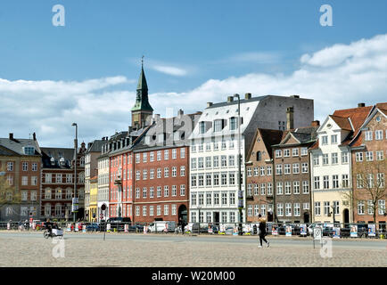 Blick entlang Nybrogade Straße in Kopenhagen, Dänemark Stockfoto