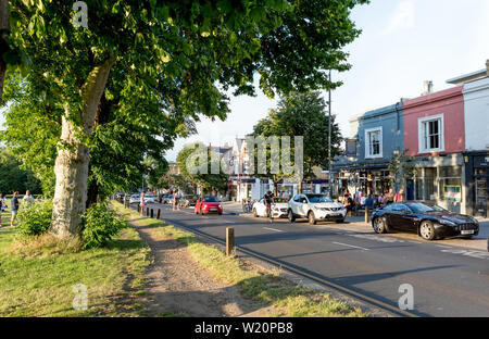 Leute genießen Sommer auf Wandswoth gemeinsame London UK Stockfoto