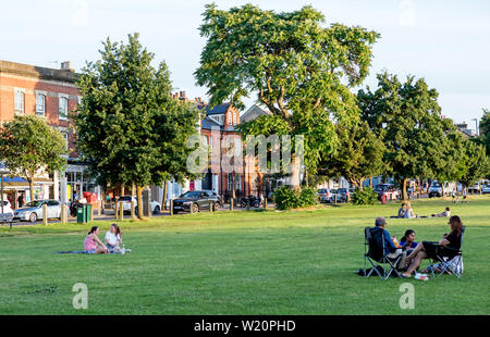 Leute genießen Sommer auf Wandswoth gemeinsame London UK Stockfoto