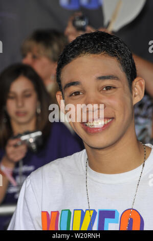 LOS ANGELES, Ca. 24. Februar 2009: Roshon Fegan bei der Weltpremiere von "Jonas Brothers: Die 3D-Konzert' am El Capitan Theatre, Hollywood. © 2009 Paul Smith/Featureflash Stockfoto